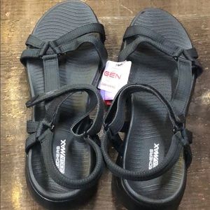 Brillancy Black Skechers go walk goga max sandals